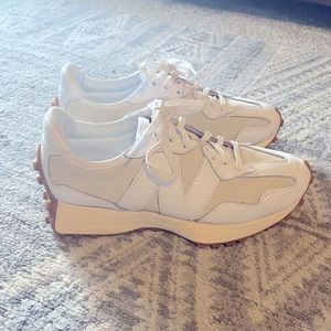 327 New Balance Munsell White/Moonbeam Size 8